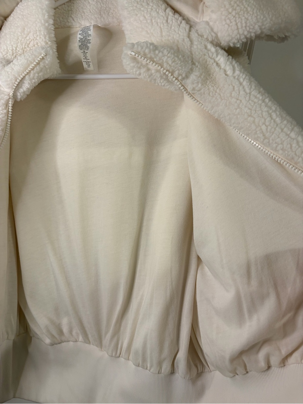 Alo Foxy Sherpa Jacket Ivory/White Women's Size Medium NWT READ - Picture 11 of 13